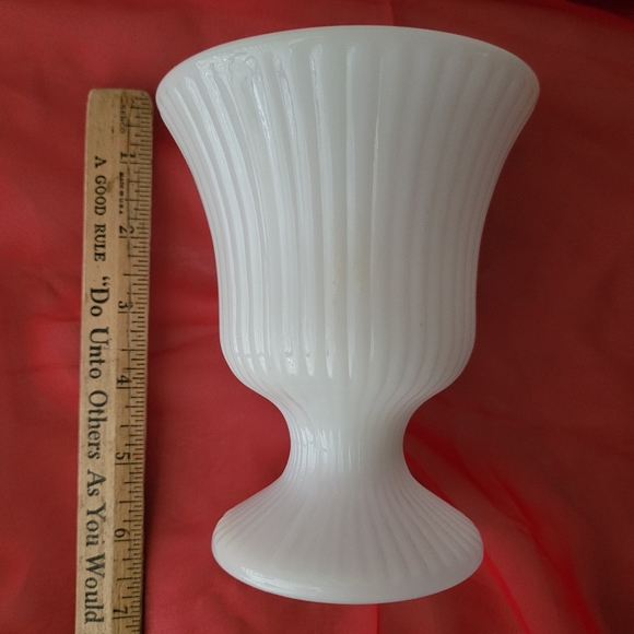Vintage E.O. Brody Milk Glass Pedestal Vase ~ M7000 ~ Cleveland, OH ~ 1960s - Picture 11 of 14